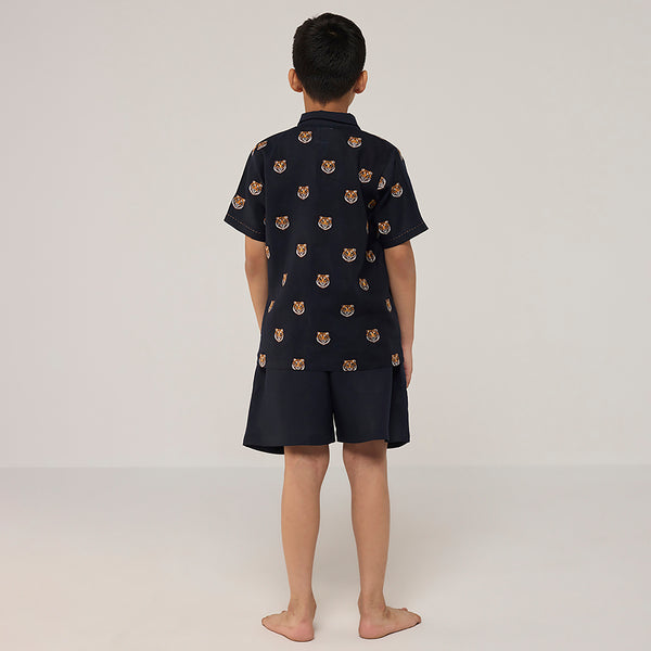 Jin Plain Linen Navy Shorts
