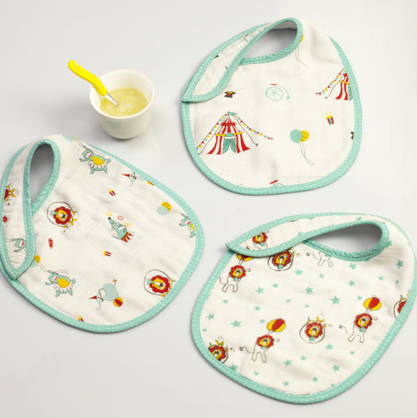 Circus Circus Bib Set